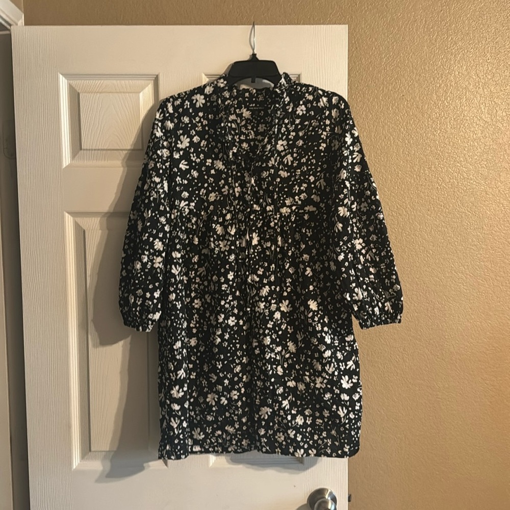 Who What Wear Black and White Floral Long Sleeve Dress